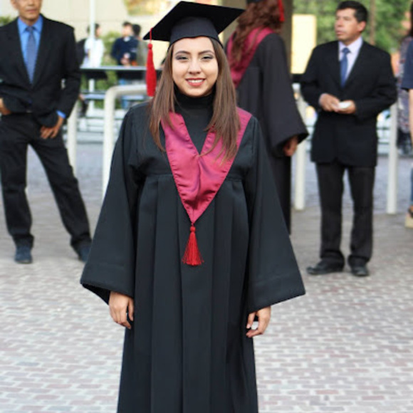 Meet your Posher, Estefania - Picture 1 of 1